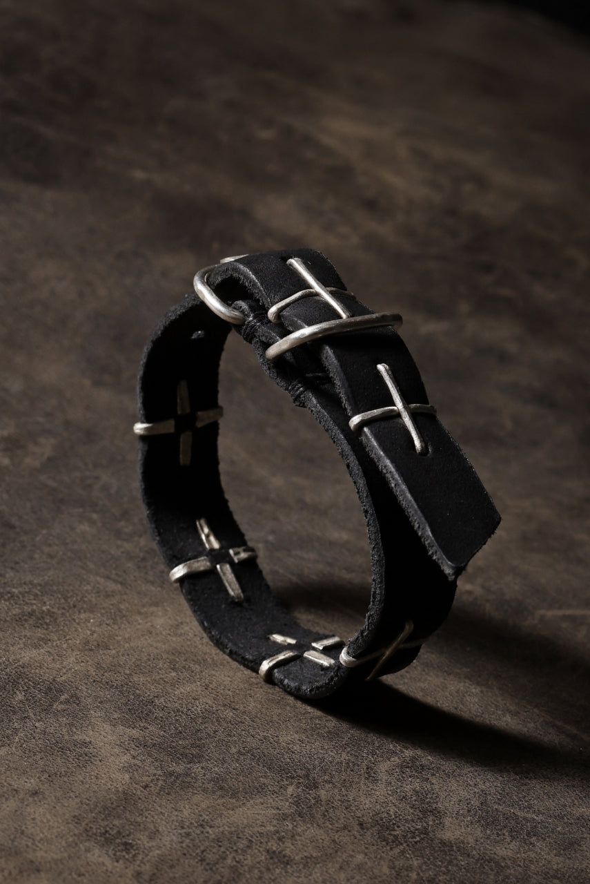 Load image into Gallery viewer, m.a+ thin silver cross studded wrist band / A-F2BL1 GR2,0 (BLACK)