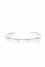 Load image into Gallery viewer, m.a+ thin silver stitched cross silver bangle / AB058 AG (SILVER)