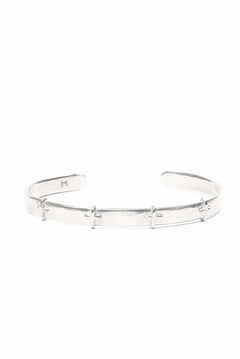 Load image into Gallery viewer, m.a+ thin silver stitched cross silver bangle / AB058 AG (SILVER)