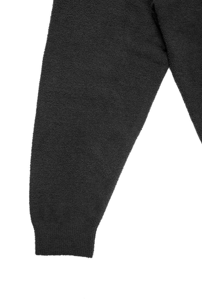 Load image into Gallery viewer, MASTERMIND WORLD LOUNGE LONG PANTS / SOFTLY BOA FLEECE (BLACK x CHARCOAL)
