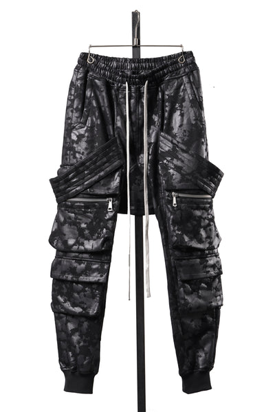 A.F ARTEFACT BELT CARGO SARROUEL JOGGER / MOTTLED COATED SWEAT (BLACK)