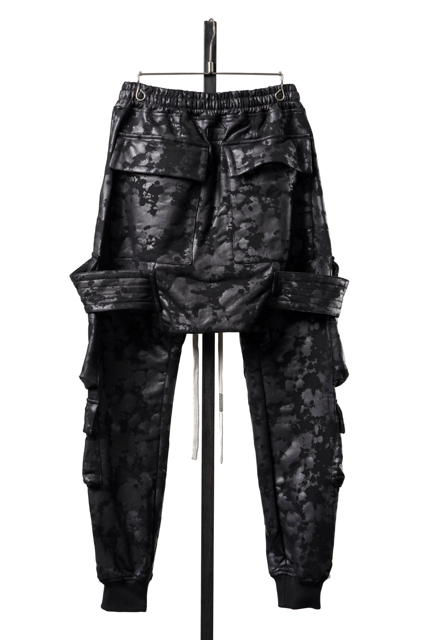 Load image into Gallery viewer, A.F ARTEFACT BELT CARGO SARROUEL JOGGER / MOTTLED COATED SWEAT (BLACK)