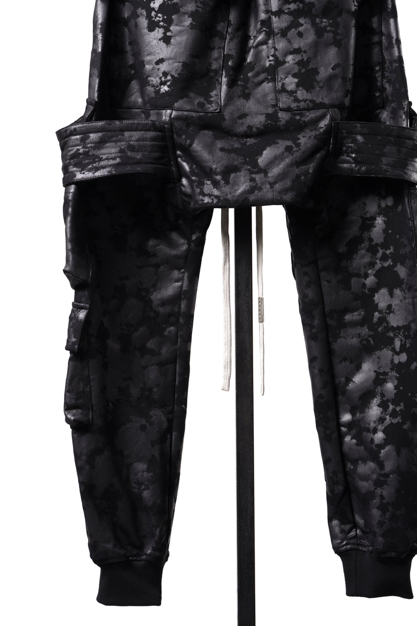 Load image into Gallery viewer, A.F ARTEFACT BELT CARGO SARROUEL JOGGER / MOTTLED COATED SWEAT (BLACK)