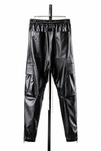 画像をギャラリービューアに読み込む, A.F ARTEFACT ZIPPER CARGO PANTS / LUSTROUS COATED WOVEN (BLACK)