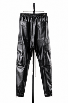 画像をギャラリービューアに読み込む, A.F ARTEFACT ZIPPER CARGO PANTS / LUSTROUS COATED WOVEN (BLACK)
