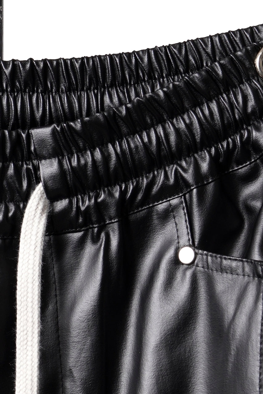 Load image into Gallery viewer, A.F ARTEFACT ZIPPER CARGO PANTS / LUSTROUS COATED WOVEN (BLACK)