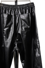Load image into Gallery viewer, A.F ARTEFACT ZIPPER CARGO PANTS / LUSTROUS COATED WOVEN (BLACK)