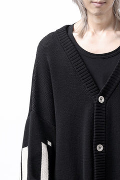 Load image into Gallery viewer, A.F ARTEFACT GEO PATTERN COTTON KNIT CARDIGAN /  (BLACK x IVORY)