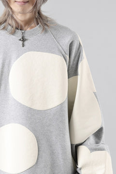 画像をギャラリービューアに読み込む, A.F ARTEFACT POLKA PATTERN SWEAT RAGLAN TOPS (HEATHER GREY)