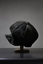 Load image into Gallery viewer, ierib Leather Casquette / Lamb Suede (BLACK)