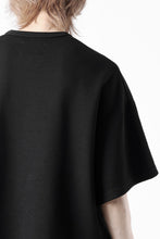 Load image into Gallery viewer, N/07 OVERSIZE TOP / RIBBED CARDBOARD KNIT JERSEY (BLACK)