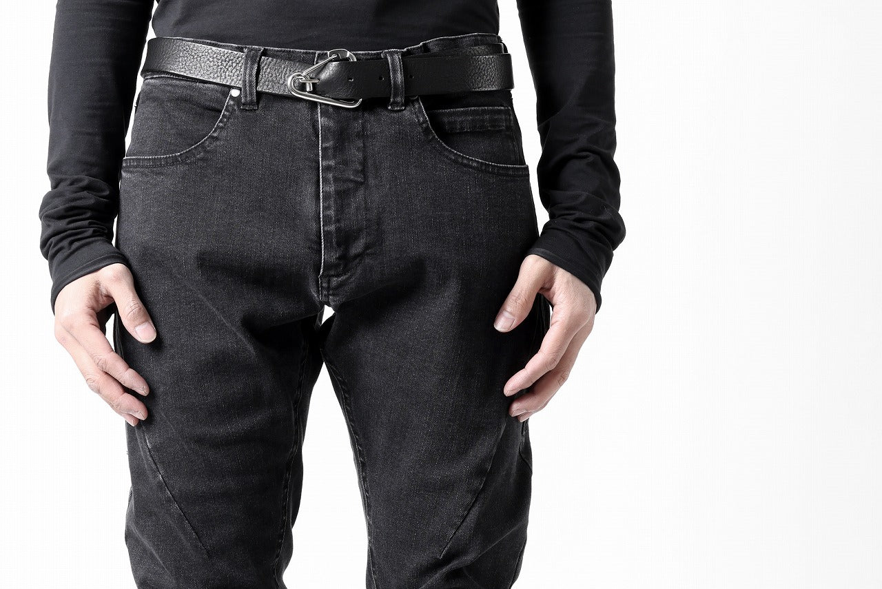 A.F ARTEFACT RELAXED SKINNY DENIM PANTS (BLACK)