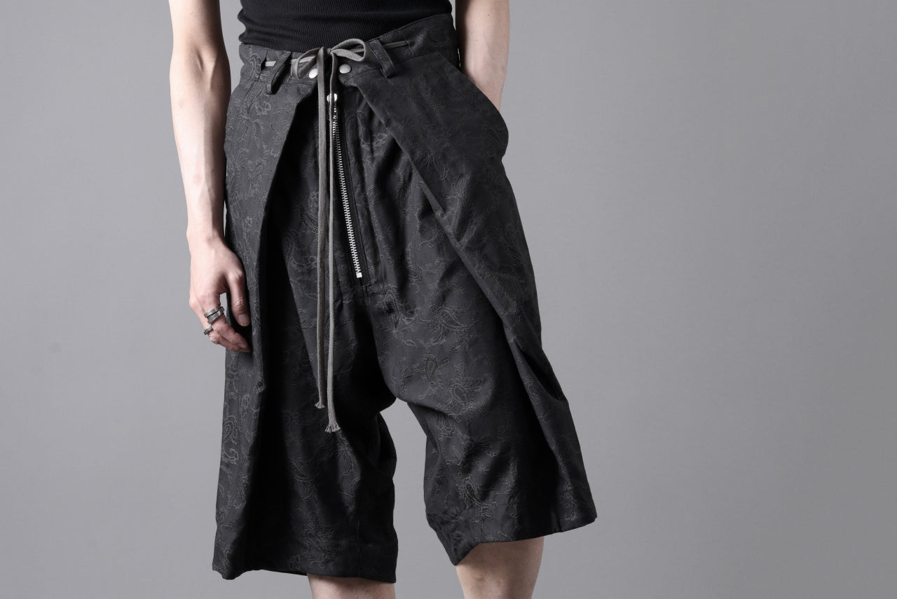 A.F ARTEFACT ZIP FOLDING TUCK SHORTS / PAISLEY JACQUARD (BLACK)