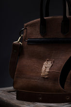Load image into Gallery viewer, ierib exclusive 2Way Bark Bag / Vintage SAKABUKURO + FVT Oiled Horse Leather (BROWN / BLACK)