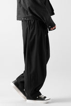 画像をギャラリービューアに読み込む, CAPERTICA BALLOON PANTS / BARATHEA CLOTH (BLACK)