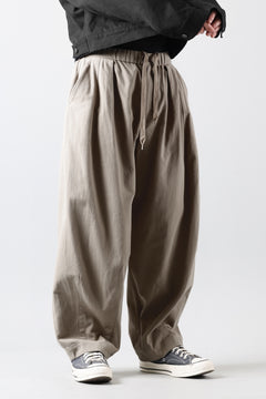 画像をギャラリービューアに読み込む, CAPERTICA BALLOON PANTS / BARATHEA CLOTH (BEIGE)