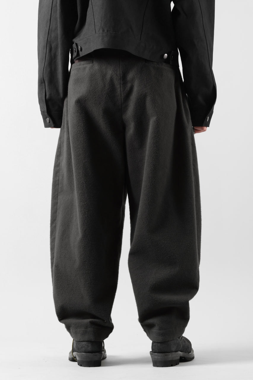 CAPERTICA BALLOON PANTS / NAPPING MOLESKIN (CHARCOAL)