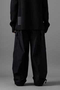 Load image into Gallery viewer, Ten c CARGO TROUSERS / PIECE DYED CONYPE MICRO-FIBER (BLACK)