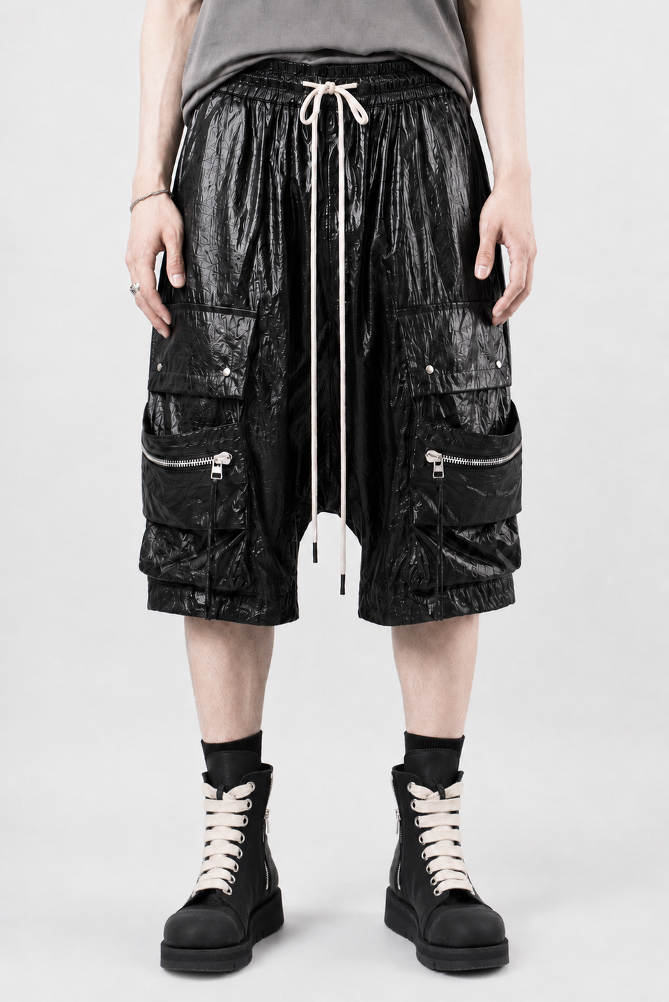 A.F ARTEFACT AIRY CRINKLE NYLON ZIP CARGO SHORTS (BLACK) | エー A.F ARTEFACT AIRY CRINKLE NYLON ZIP CARGO SHORTS (BLACK) | エー