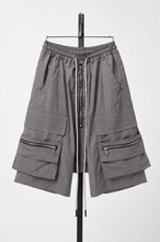 Load image into Gallery viewer, 【SAMPLE】A.F ARTEFACT LOWCROTCH MILITARY WIDE SHORTS / TENCEL NYLON (GREY)