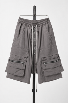 Load image into Gallery viewer, 【SAMPLE】A.F ARTEFACT LOWCROTCH MILITARY WIDE SHORTS / TENCEL NYLON (GREY)