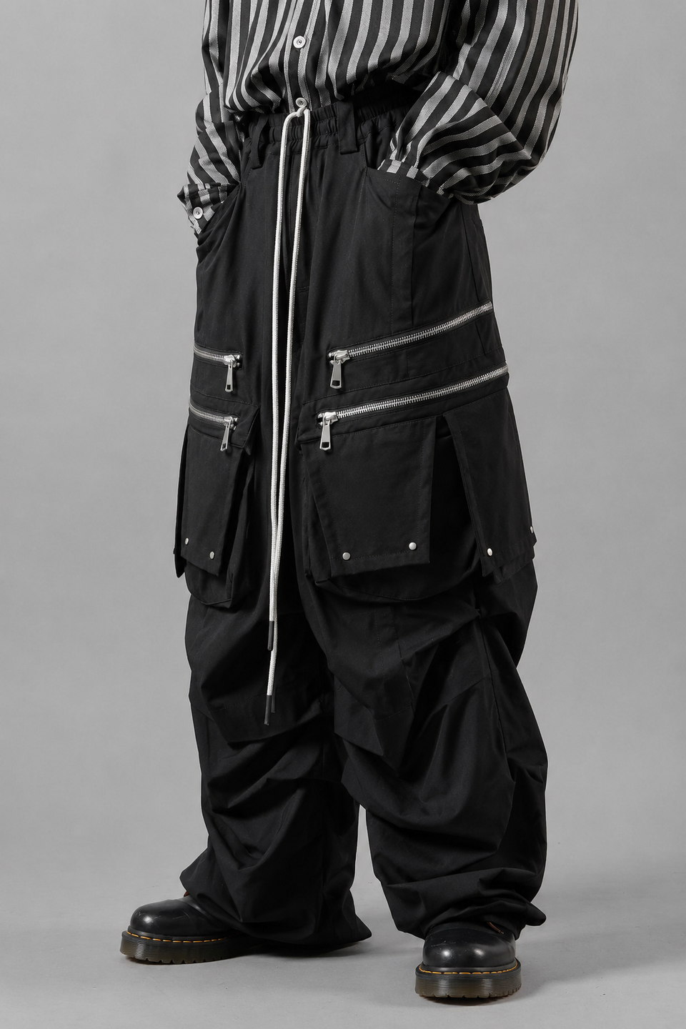 Load image into Gallery viewer, A.F ARTEFACT MULTI FLAP WIDE PANTS / TECH SMOOTH (BLACK)
