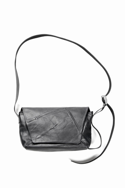werkschwarz exclusive FLAP BAG 43w / PULL UP COW LEATHER (BLACK)