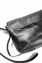 Load image into Gallery viewer, werkschwarz exclusive FLAP BAG 43w / PULL UP COW LEATHER (BLACK)