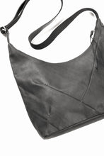 Load image into Gallery viewer, werkschwarz exclusive CROSS BAG 42w / PULL UP COW LEATHER (BLACK)