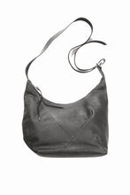 Load image into Gallery viewer, werkschwarz exclusive CROSS BAG 42w / PULL UP COW LEATHER (BLACK)