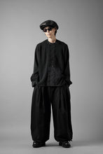 Load image into Gallery viewer, Professor.E DOUBLED BREASTED AGED KNIT (BLACK)