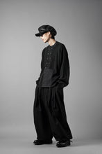 Load image into Gallery viewer, Professor.E DOUBLED BREASTED AGED KNIT (BLACK)