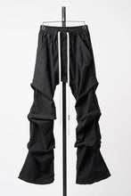 画像をギャラリービューアに読み込む, A.F ARTEFACT TUCK BAGGY PANTS / TYPEWRITER COTTON CLOTH (BLACK)