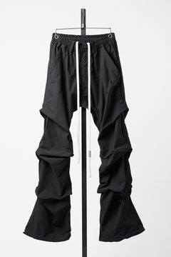 画像をギャラリービューアに読み込む, A.F ARTEFACT TUCK BAGGY PANTS / TYPEWRITER COTTON CLOTH (BLACK)