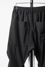 画像をギャラリービューアに読み込む, A.F ARTEFACT TUCK BAGGY PANTS / TYPEWRITER COTTON CLOTH (BLACK)