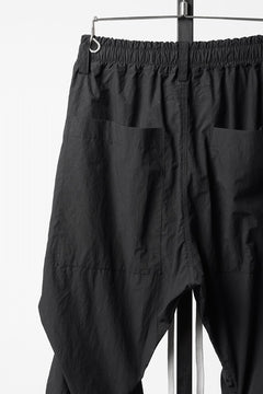 画像をギャラリービューアに読み込む, A.F ARTEFACT TUCK BAGGY PANTS / TYPEWRITER COTTON CLOTH (BLACK)