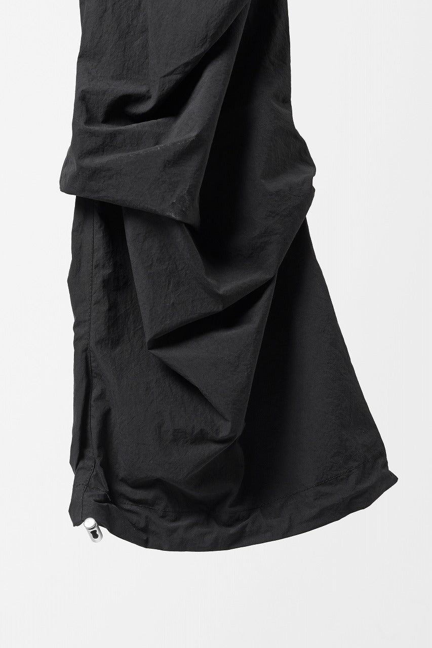 画像をギャラリービューアに読み込む, A.F ARTEFACT TUCK BAGGY PANTS / TYPEWRITER COTTON CLOTH (BLACK)