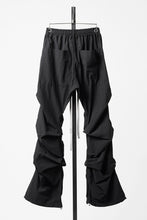 画像をギャラリービューアに読み込む, A.F ARTEFACT TUCK BAGGY PANTS / TYPEWRITER COTTON CLOTH (BLACK)