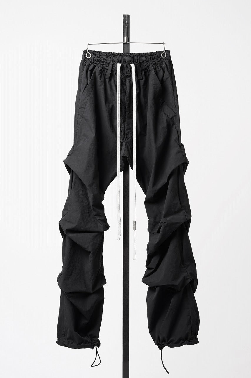 画像をギャラリービューアに読み込む, A.F ARTEFACT TUCK BAGGY PANTS / TYPEWRITER COTTON CLOTH (BLACK)