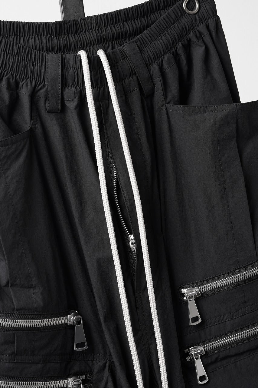 画像をギャラリービューアに読み込む, A.F ARTEFACT CARGO TUCK WIDE PANTS / TYPEWRITER COTTON CLOTH (BLACK)