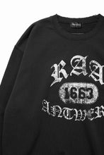 Load image into Gallery viewer, TARO HORIUCHI / th products Damaged College Sweatshirt (black)