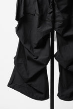 画像をギャラリービューアに読み込む, A.F ARTEFACT CARGO TUCK WIDE PANTS / TYPEWRITER COTTON CLOTH (BLACK)