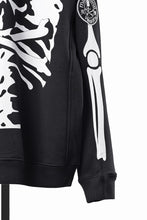 Load image into Gallery viewer, MASTERMIND WORLD x VANSON CREWNECK SWEATSHIRT REGULAR-FIT (BLACK)