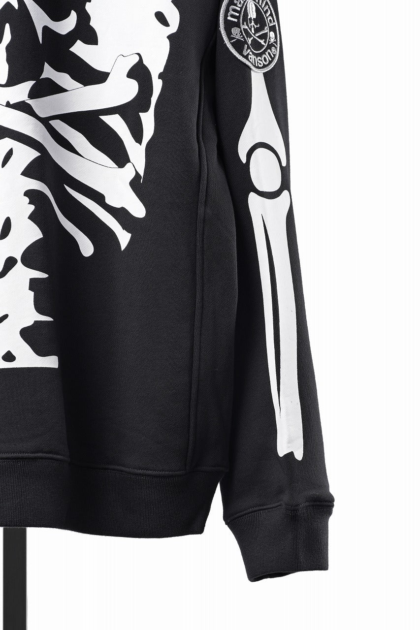 Load image into Gallery viewer, MASTERMIND WORLD x VANSON CREWNECK SWEATSHIRT REGULAR-FIT (BLACK)