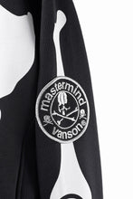 Load image into Gallery viewer, MASTERMIND WORLD x VANSON CREWNECK SWEATSHIRT REGULAR-FIT (BLACK)