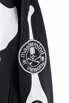 Load image into Gallery viewer, MASTERMIND WORLD x VANSON CREWNECK SWEATSHIRT REGULAR-FIT (BLACK)