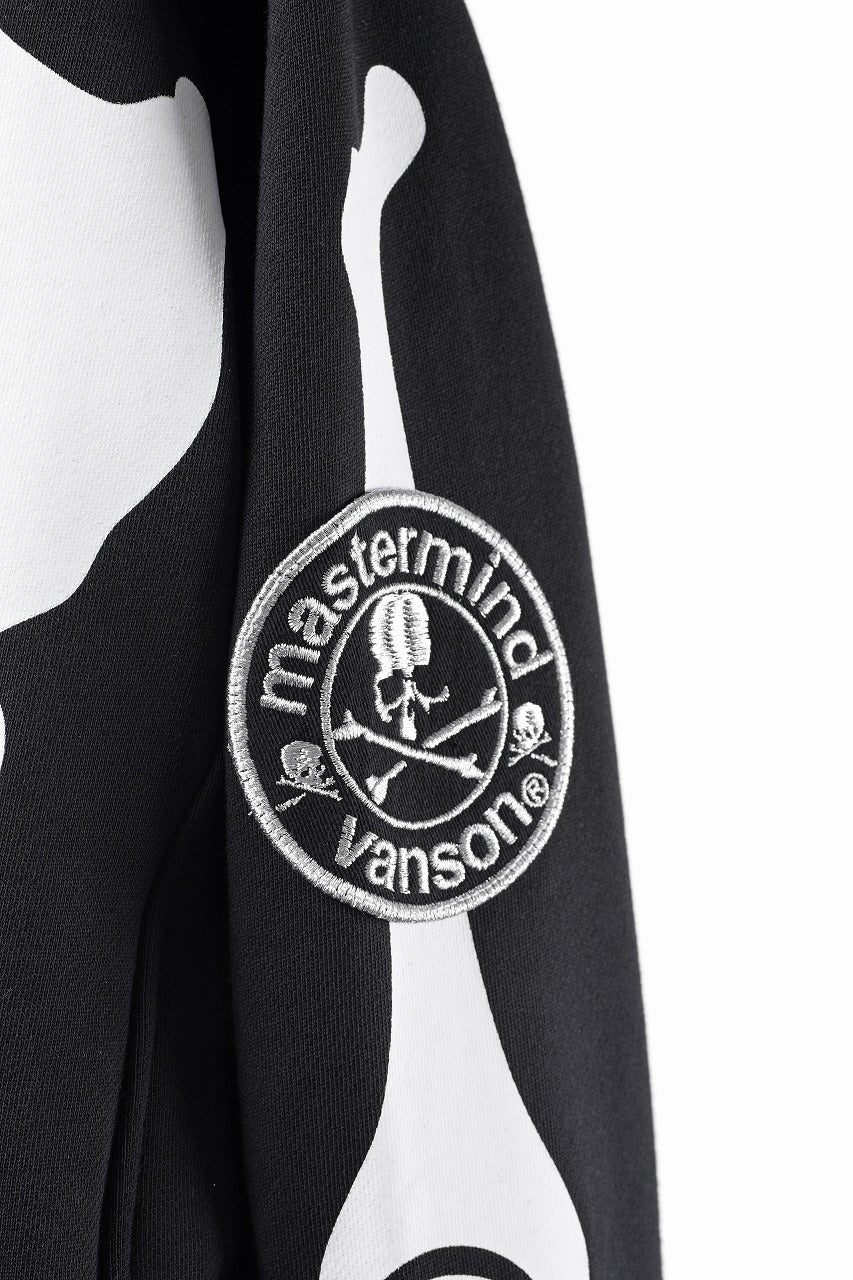 Load image into Gallery viewer, MASTERMIND WORLD x VANSON CREWNECK SWEATSHIRT REGULAR-FIT (BLACK)
