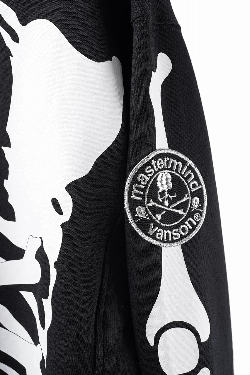 Load image into Gallery viewer, MASTERMIND WORLD x VANSON CREWNECK SWEATSHIRT REGULAR-FIT (BLACK)