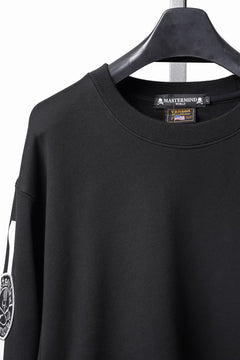 Load image into Gallery viewer, MASTERMIND WORLD x VANSON CREWNECK SWEATSHIRT REGULAR-FIT (BLACK)