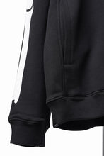 Load image into Gallery viewer, MASTERMIND WORLD x VANSON CREWNECK SWEATSHIRT REGULAR-FIT (BLACK)